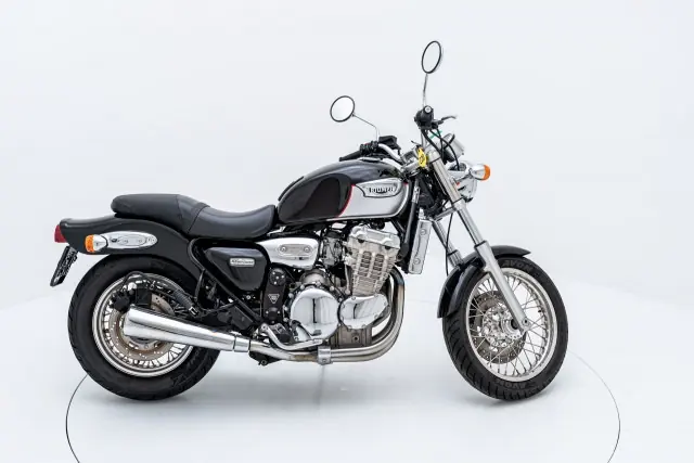Triumph Adventurer 900