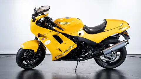 Triumph Daytona 900