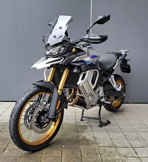 Voge DS 900X