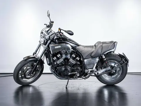 Yamaha V-Max 1200